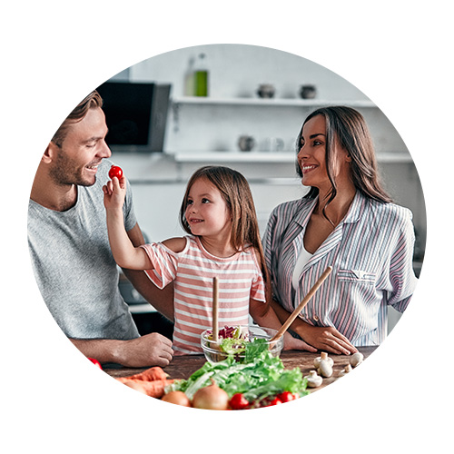 Equation nutrition avis d'expert famille mangeant ensemble