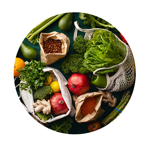 fruits et légumes variés sur un plan de travail retour de marché alimentation durable - Aprifel