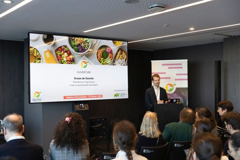 Erwann de Gavelle (Ministère de l'Agriculture) intervient à la matinée d'information Aprifel 2025 dédiée à l’évolution des modes de consommation et comportements alimentaires