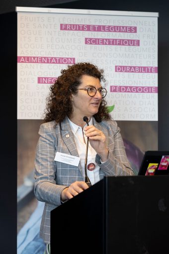 Chrystel Teyssedre, présidente d'Aprifel, ouvre la matinée d'information Aprifel 2025 dédiée à l’évolution des modes de consommation et comportements alimentaires