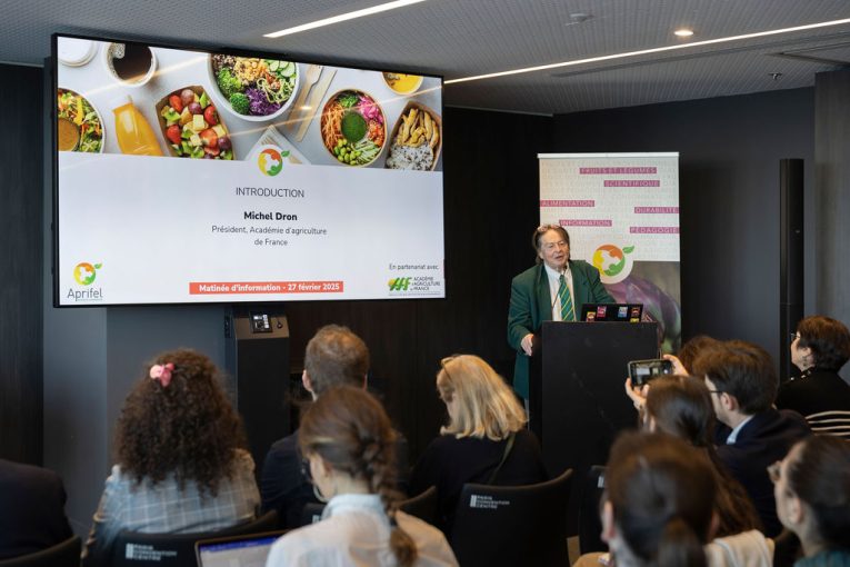 Michel Dron, président de l'Académie d'Agriculture de France, intervient à la matinée d'information Aprifel 2025 dédiée à l’évolution des modes de consommation et comportements alimentaires